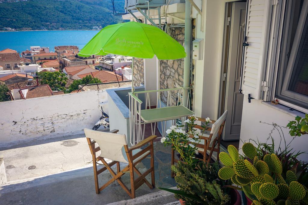 Dolichi Studio Samos Town Bagian luar foto